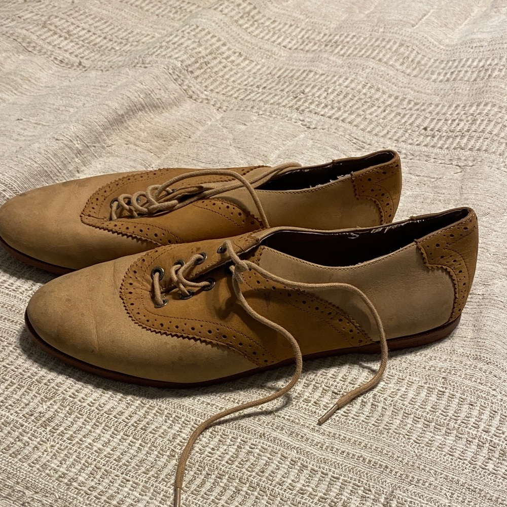Sperry Tan Women’s Oxfords Size 8